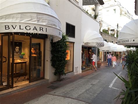 como poner enlace de video dolce gabbana capri|Dolce&Gabbana Boutique in Capri Via Camerelle 39/41.